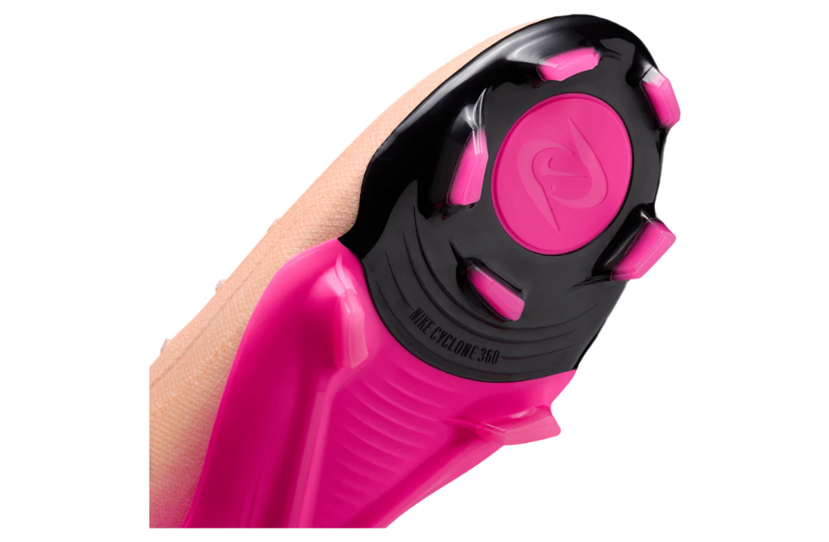 Nike Phantom Luna II Pro FG Soccer Cleats (Crimson Tint/Black-Pink Blast)