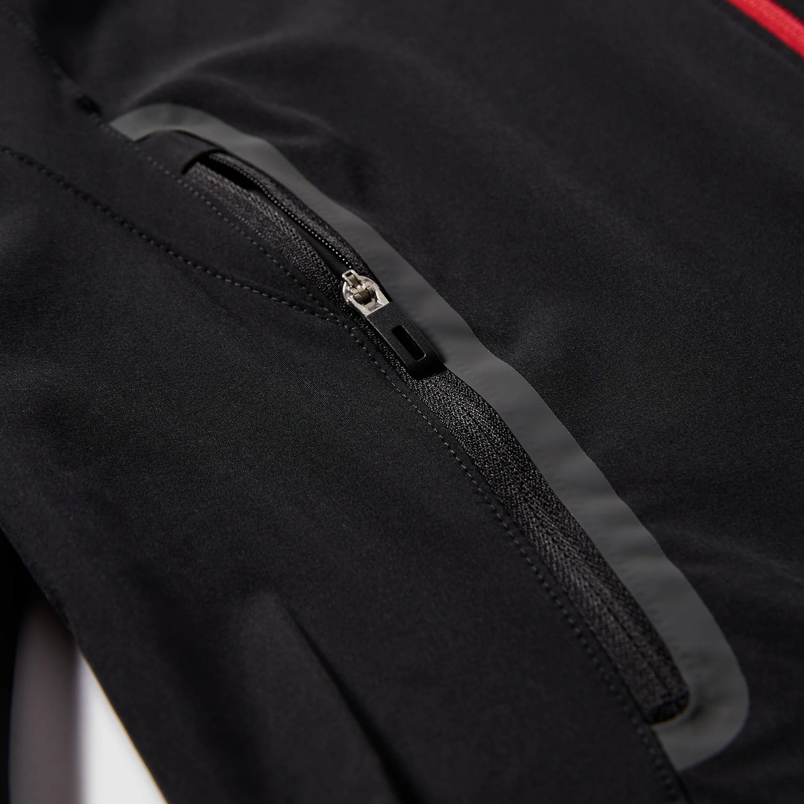 adidas Liverpool FC 25/26 VIS Tech Travel Jacket (Black/Red)