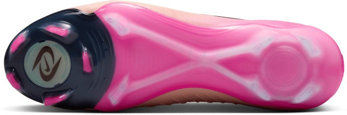 Nike Phantom Luna II Elite FG Soccer Cleats (Crimson Tint/Black-Pink Blast)
