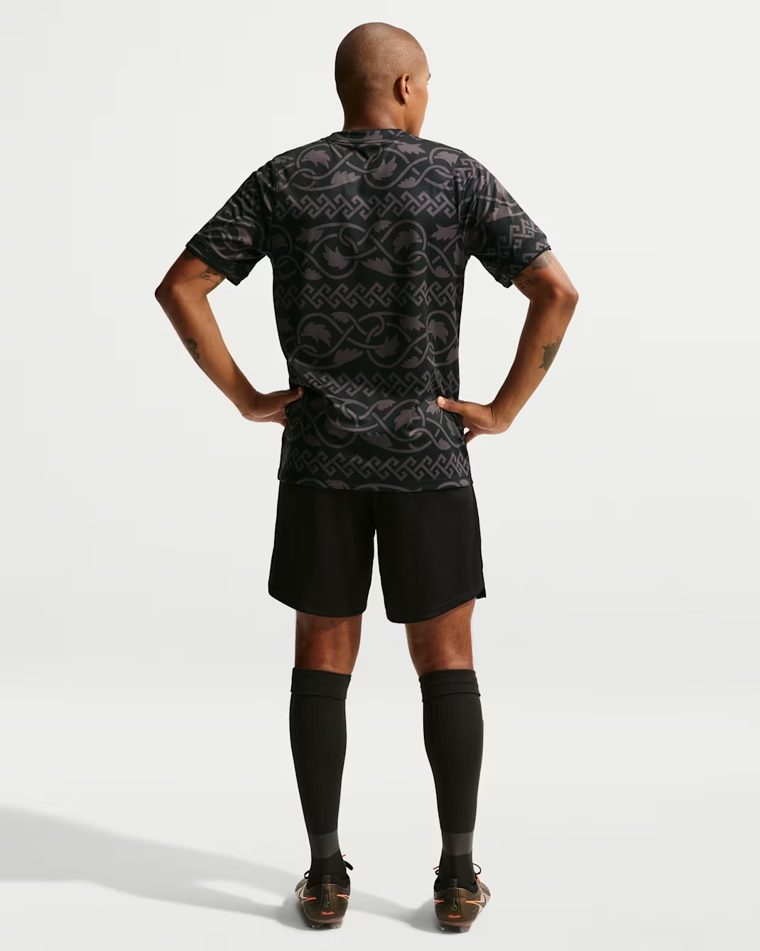 Nike Men's Chivas Third Pre-Match Soccer Jersey (Black/Truly Gold)