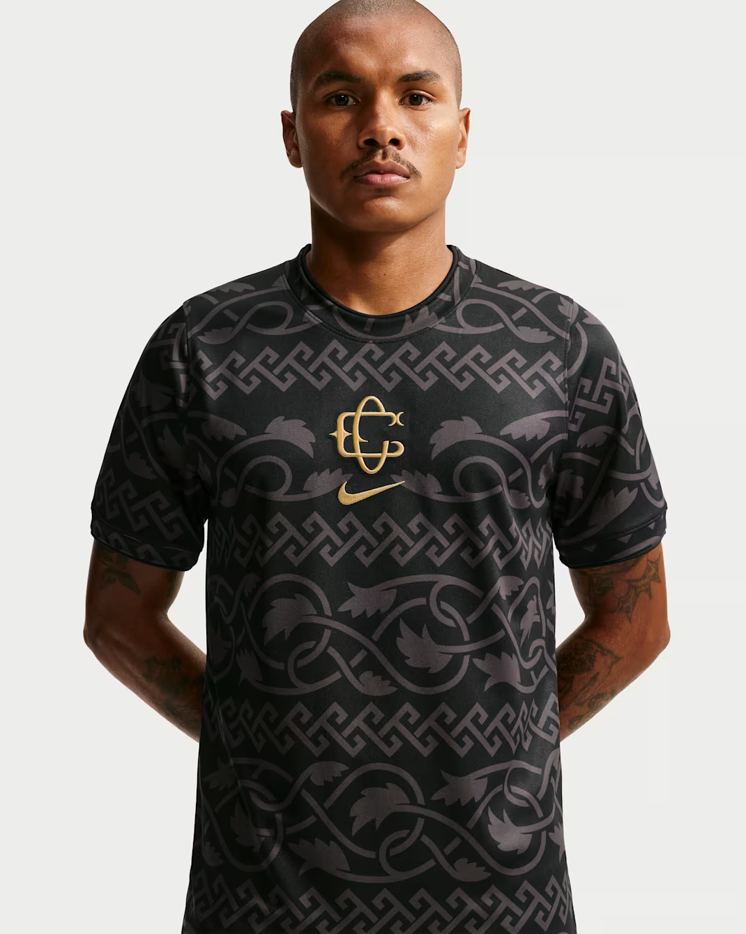 Nike Men's Chivas Third Pre-Match Soccer Jersey (Black/Truly Gold)