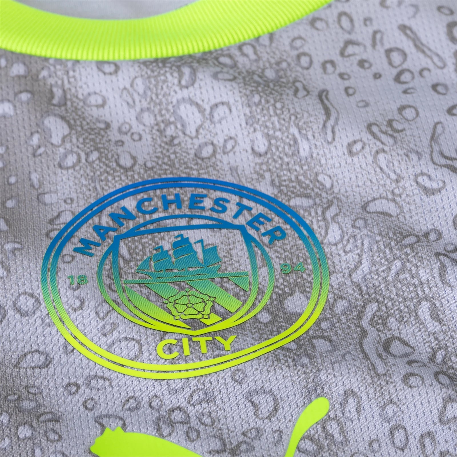 Puma Men's Manchester City Rodrigo Third Jersey w/ EPL + No Room For Racism Patches 25/26 (Cool Weather/Pro Green)