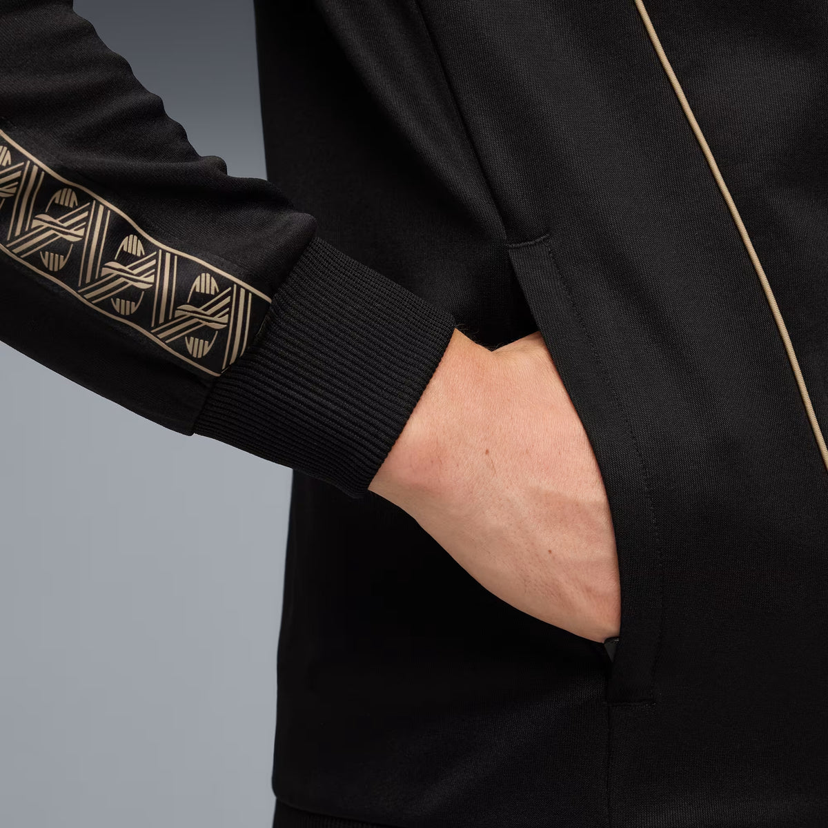 PUMA Men's Portugal Special Edition King Anthem Jacket (Black/Gold)