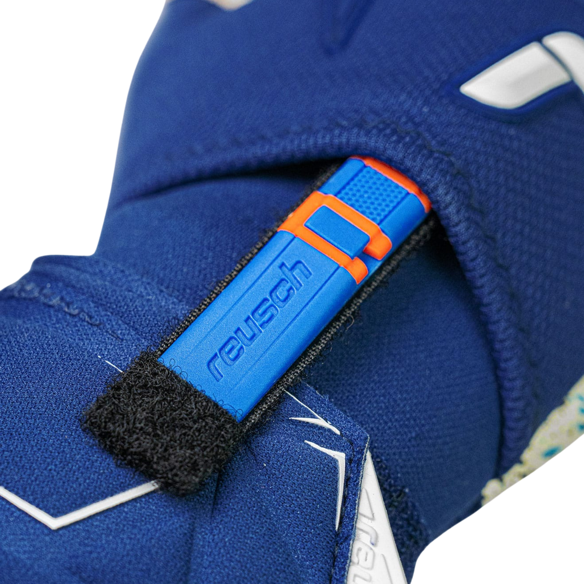 Reusch Attrakt Freegel Fusion Ortho-Tec Goalkeeper Gloves (Premium Blue/White Protection)