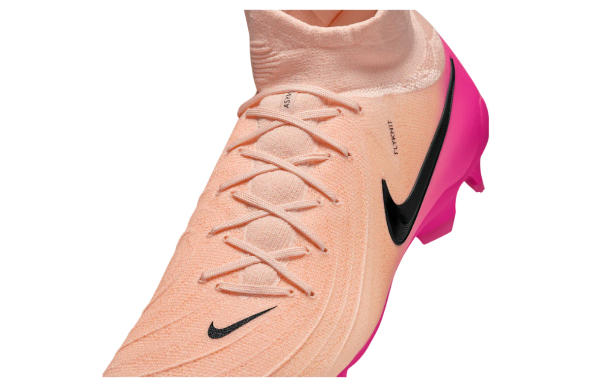 Nike Phantom Luna II Pro FG Soccer Cleats (Crimson Tint/Black-Pink Blast)