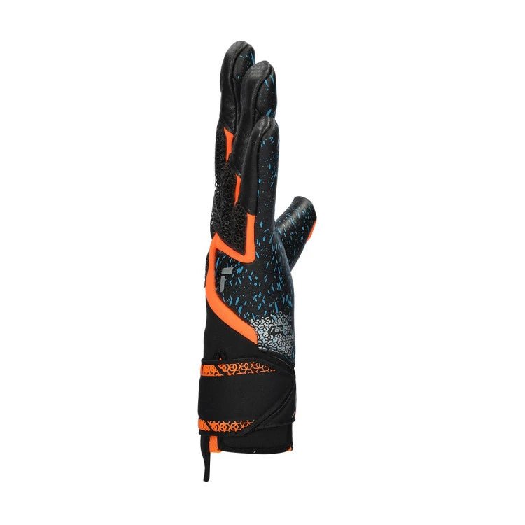 Reusch Attrakt Fusion Carbon 3D Goalkeeper Gloves (Black/Shocking Orange) | SoccerWearhouse