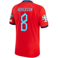 Nike Inglaterra Away Jersey 22/23 con parches de la Copa Mundial 2022 (Challenge Red/Blue Void)